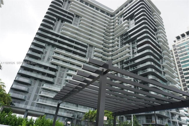 Building Photo - 121 NE 34th St Unit 2406A