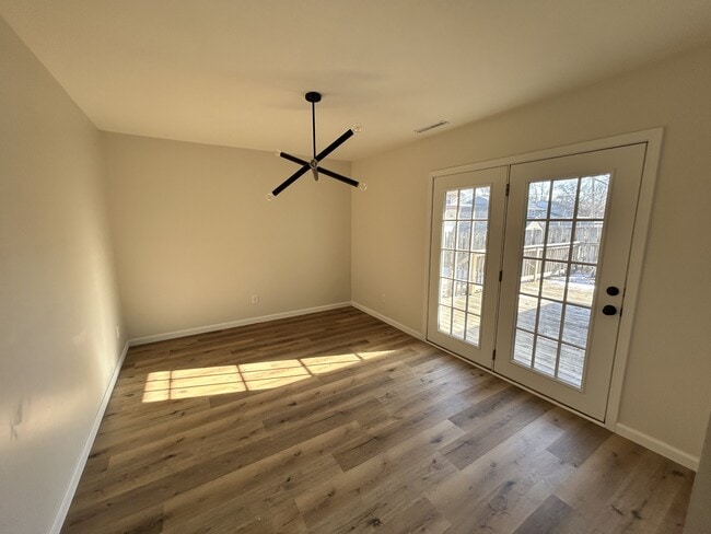 Photo - 806 Stratford Dr