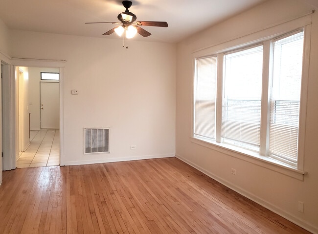 Photo - 5435 S Hermitage Ave Unit 2