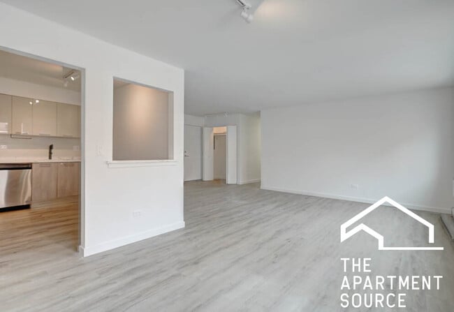 Photo - 7620 N Sheridan Rd