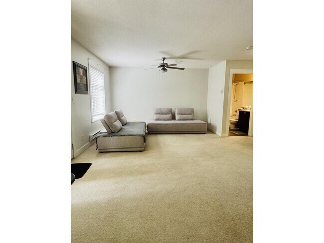 Photo - 19932-19970 70 Ave