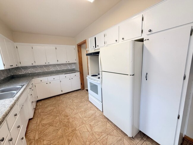 Photo - Spacious 5 Bedroom Home Across from Concordia Football Field