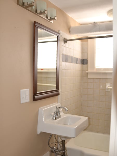 Bathroom - 2546 30th St Unit 1