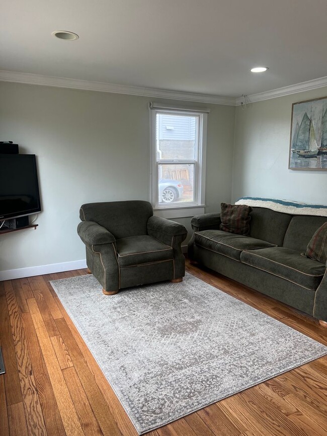 Photo - Renton 2 bedroom 1 bath home available now!