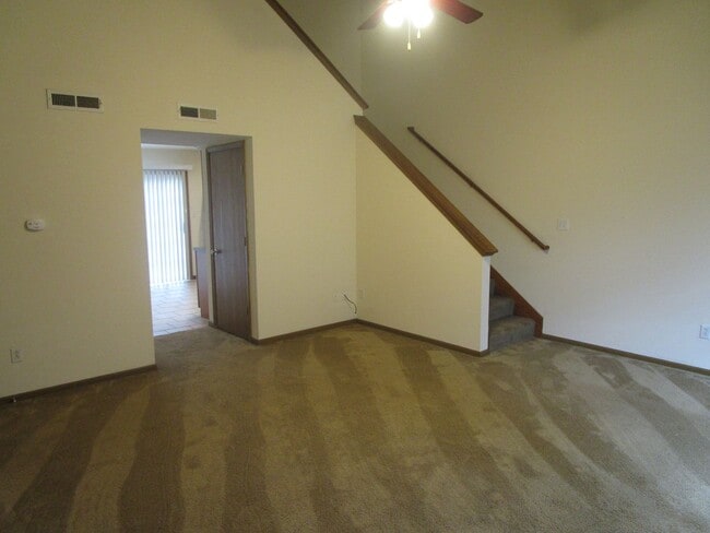 Photo - 605-607 Glenstone Dr. Unidad 607 Glenstone Dr.
