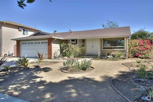 Building Photo - 2838 Pendleton Dr Rental