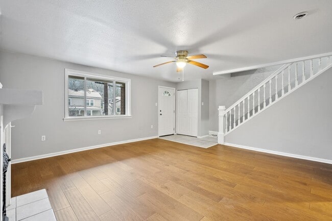 Photo - 410 Lorenz Ave