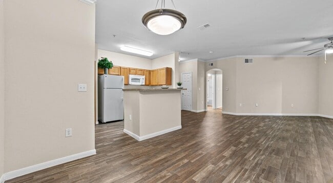 Photo - 5720 Forest Park Rd Unidad 3409