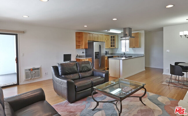 Photo - 1930 N Vermont Ave Unit 301