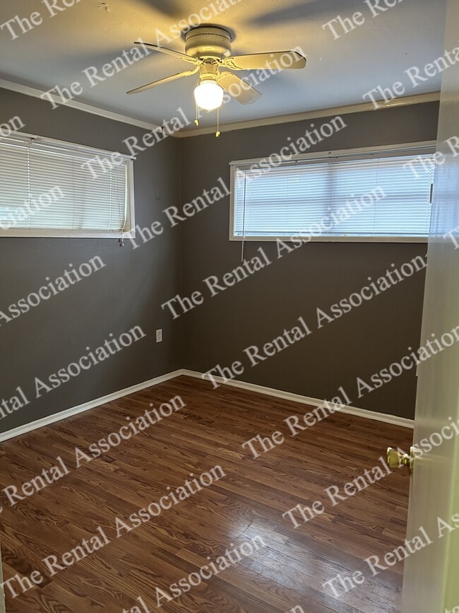 Photo - 2300 Debastrop Dr