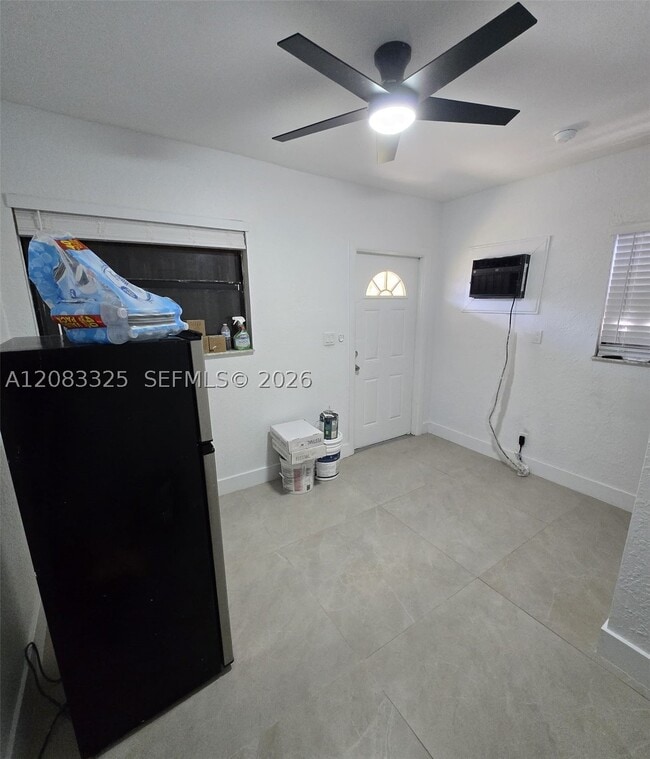 Building Photo - 4130 SW 19th St Unit 3