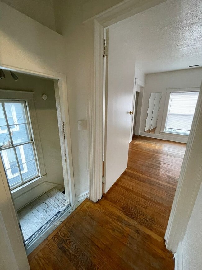 Photo - 211 Ballard St Unit #2