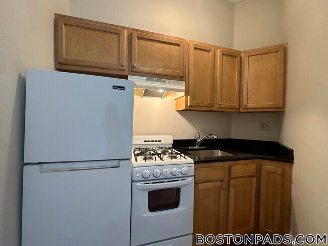 38 Hemenway St Unit 1