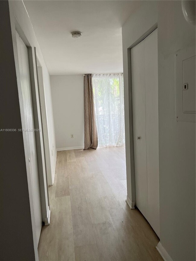 Photo - 1740 NW N River Dr Unit 221