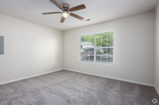 1BR, 1BA - 600SF - Bedroom