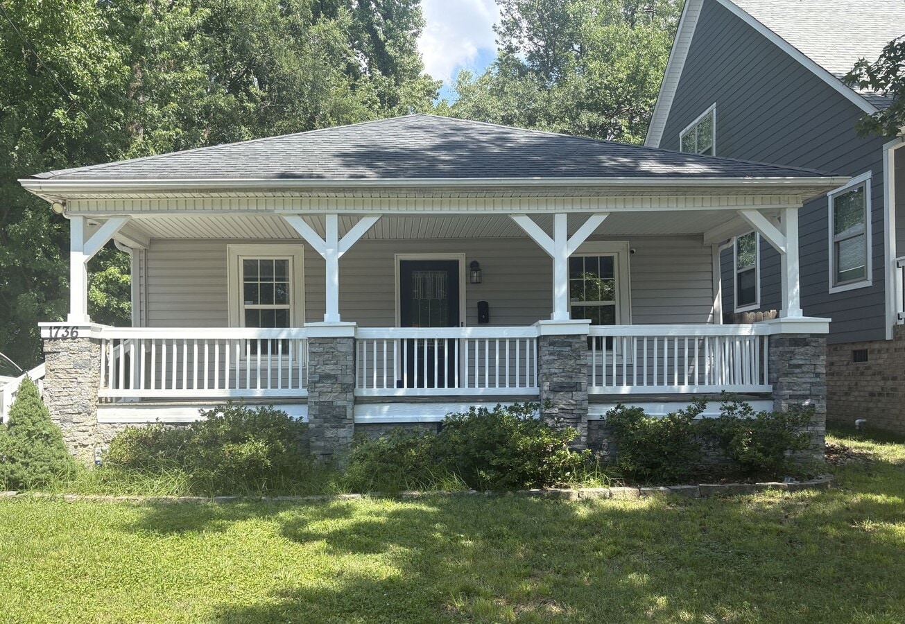 Gorgeous 3 Bedroom Home in Belmont Neighborhood! - Gorgeous 3 Bedroom Home in Belmont Neighborhood!