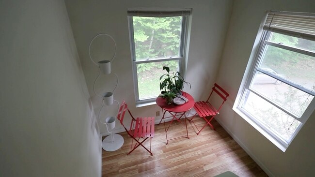 Building Photo - 3 Old Amherst Rd Unit 3A