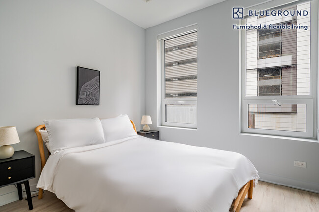 Building Photo - 188 N Wells St Rental