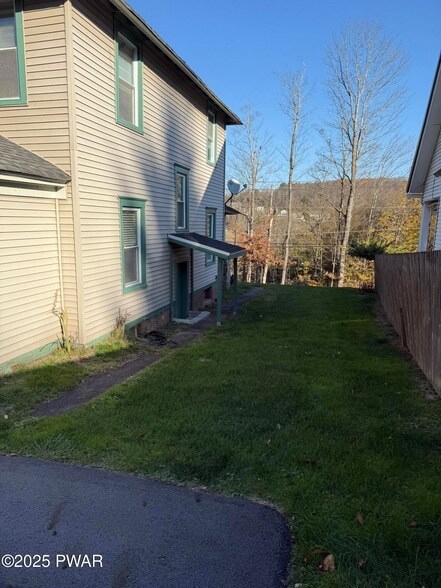 Photo - 341 Broad St