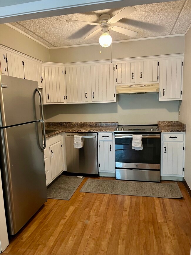 Stainless appliance - 600 Campbell Cir Unit 7i