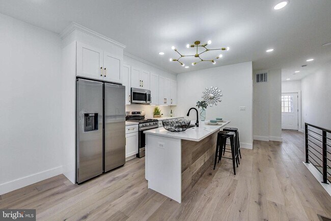 Photo - 1626 K St NE