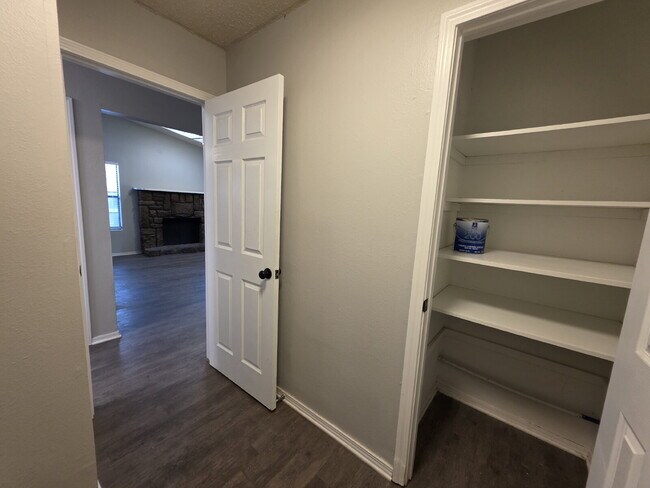 Photo - 1008 N Turtle Creek Dr