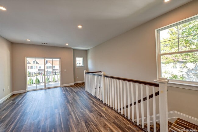 Photo - 1 Conklin St Unit 204