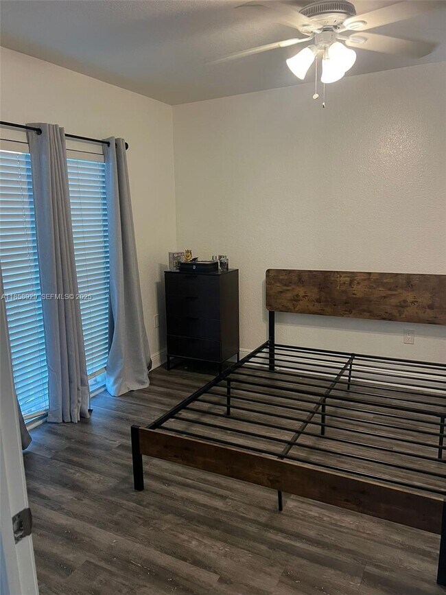 Photo - 20930 SW 87th Ave