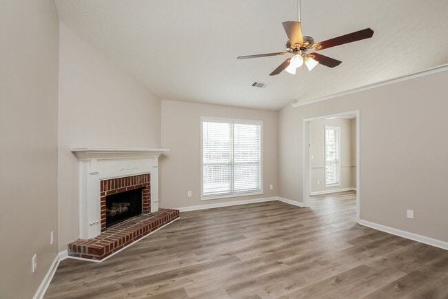 Photo - 5912 Sycamore Ridge Dr