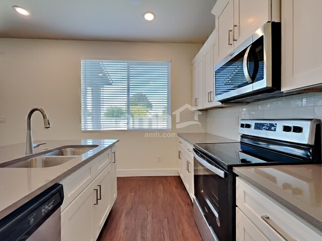 Photo - 967 N Nichole Ave