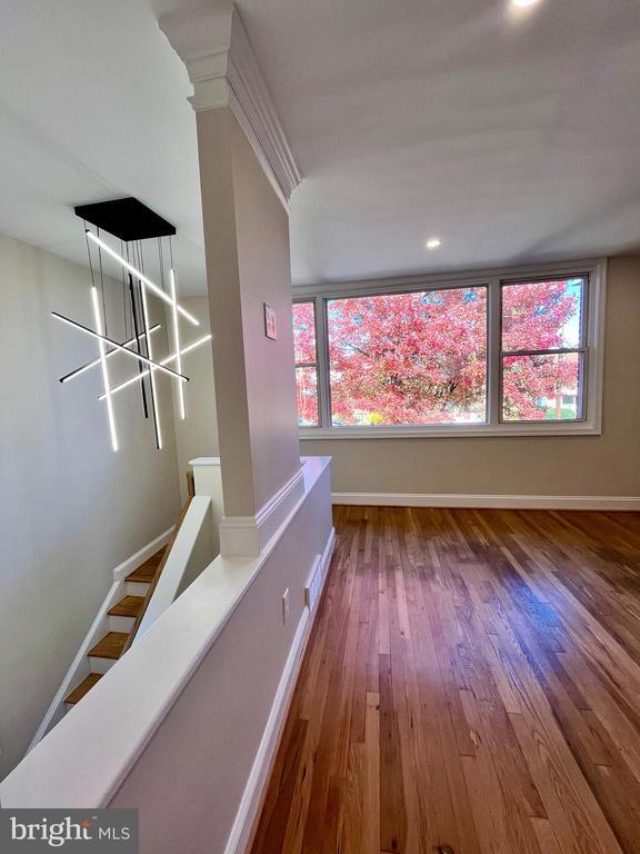 Photo - 119 Victor St NE