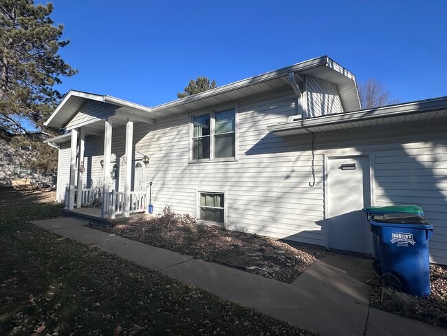 Photo - 604 Brown St