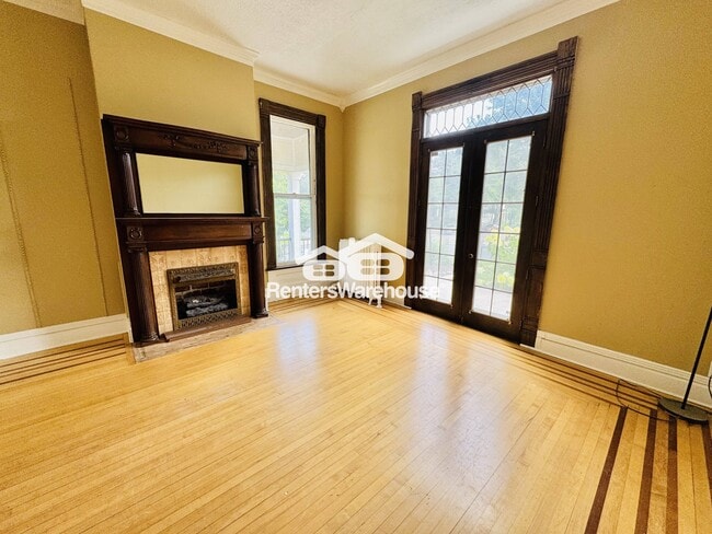 Building Photo - 2200 Fremont Ave S