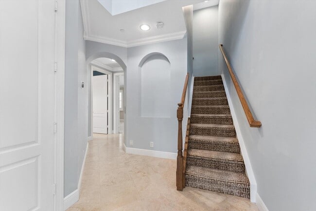 Photo - 604 NE Francesca Ln