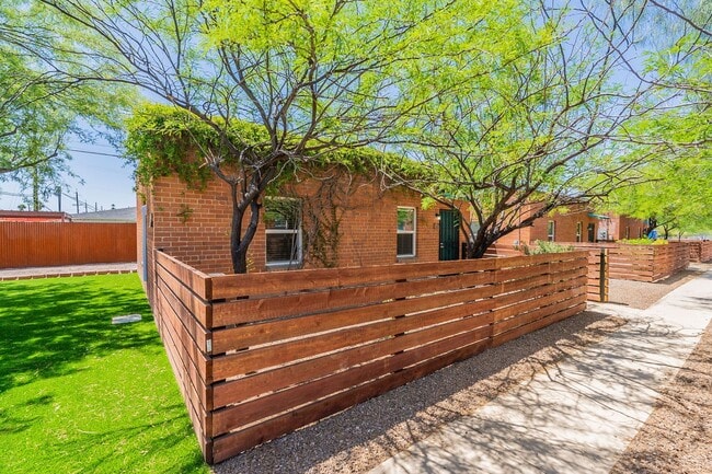 Photo - 305-315 N Highland Ave