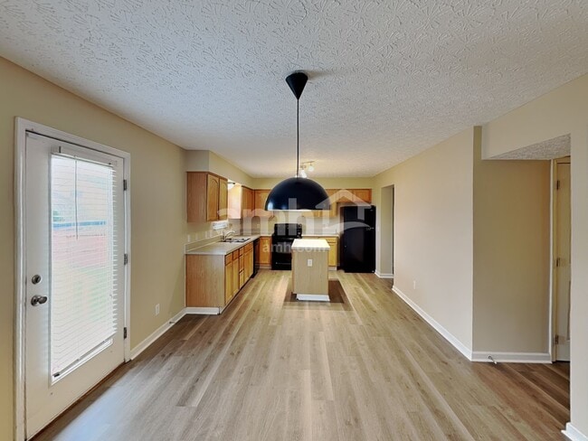 Photo - 522 Hunnicut Dr