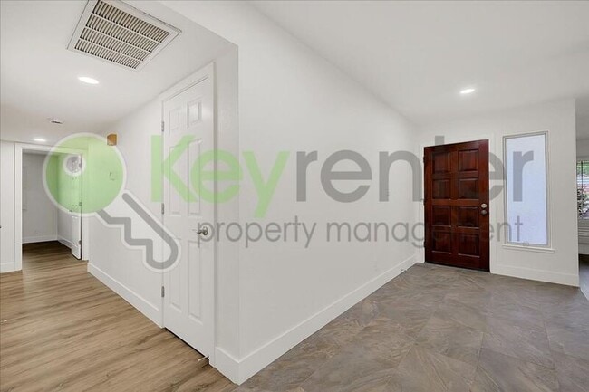 Photo - 304 Diamond Oaks Rd