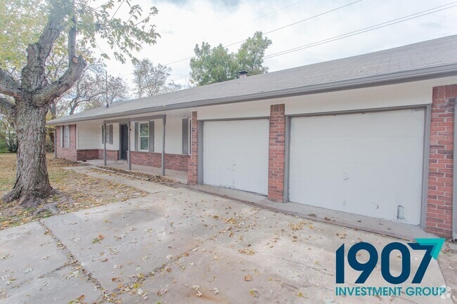 Building Photo - 1524 Oakcliff Rd Rental