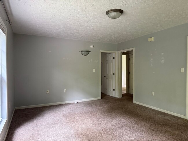 Photo - 4 Greenbriar Rd Unit 4 Greenbriar