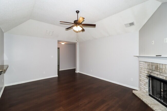 Photo - 9450 Darren Cir S