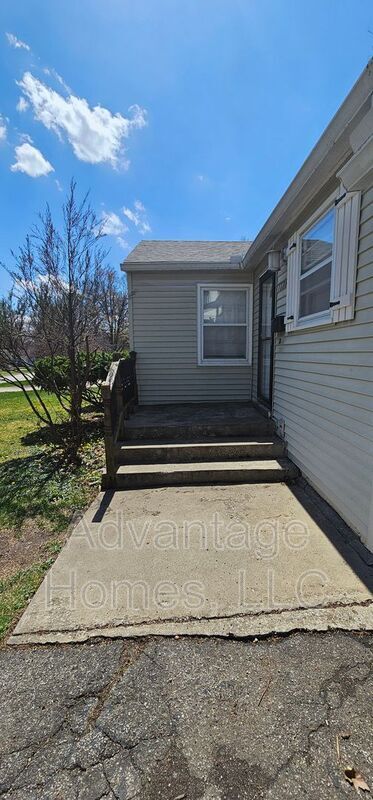 Photo - 7228 Linden St