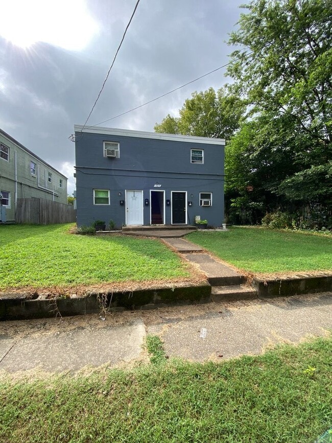Building Photo - 923 N 20th St Unit Apt D