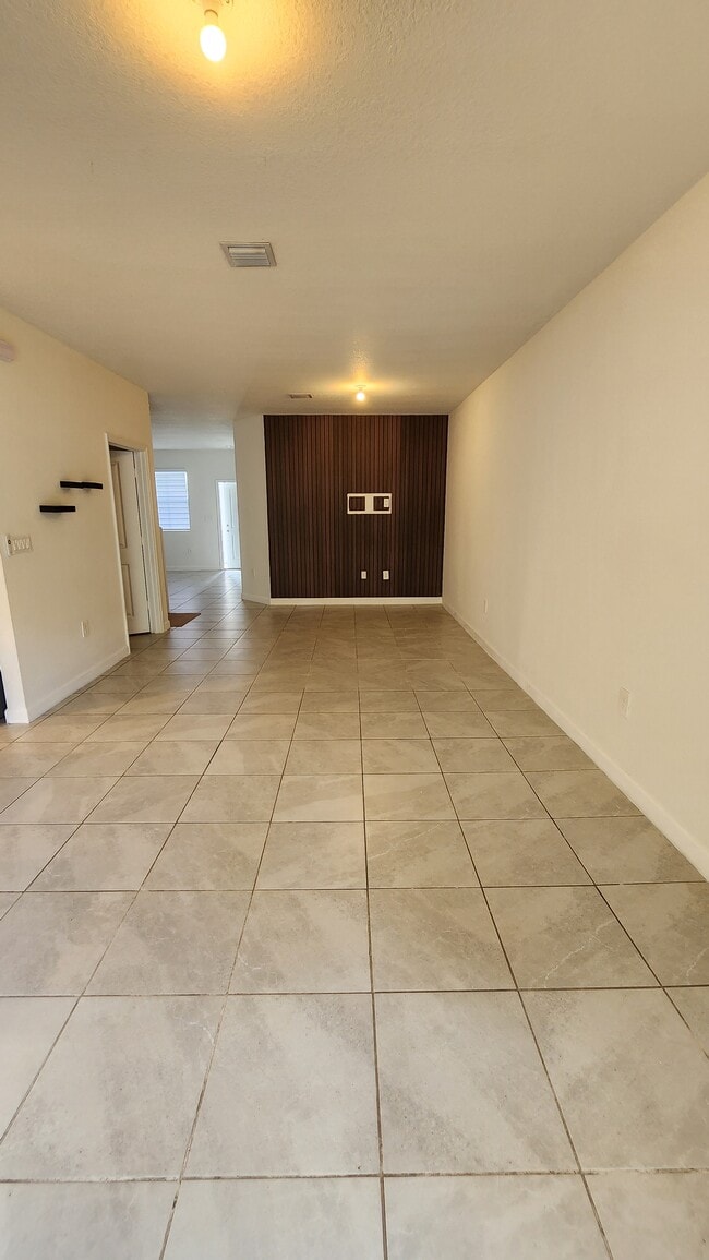 Photo - 1041 SE 27th Ter