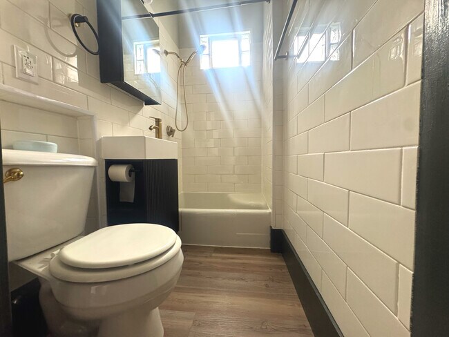 Photo - 2429-2431 S 34th St