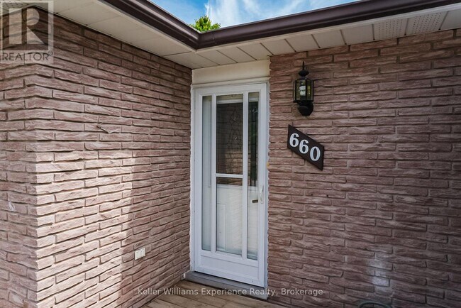Photo - 660 Harvey Ave