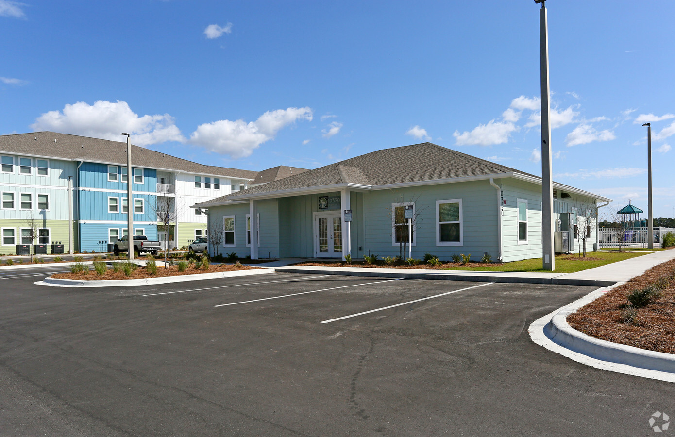 Pelican Pointe - Pelican Pointe Apartments