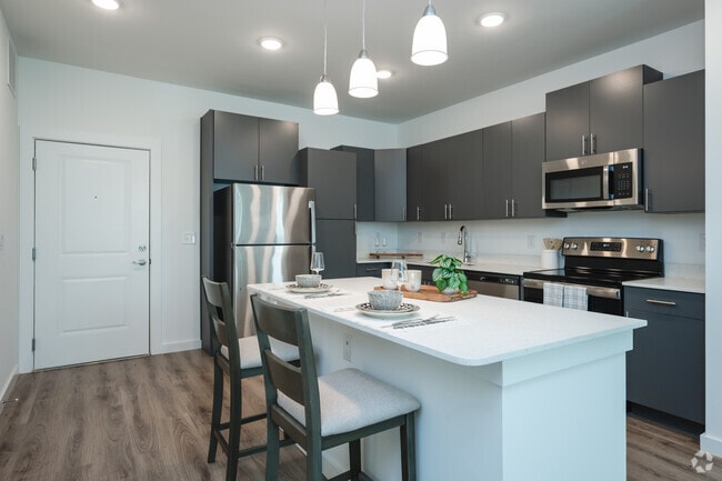 2BR, 2BA - 907SF
