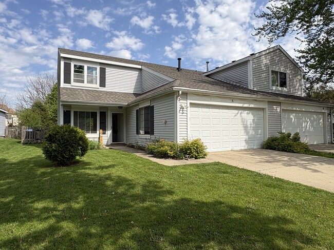 Building Photo - 6 Buckingham Ln