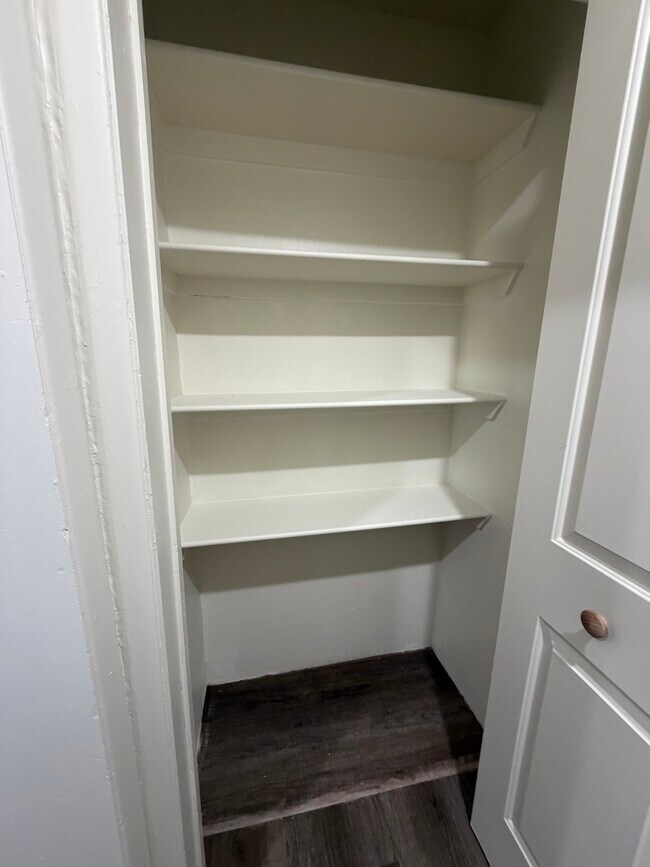 Photo - 216 Veranda Rd NW