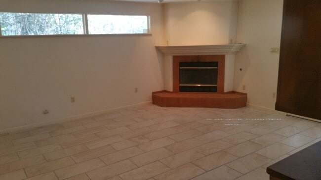 Photo - 620 Nelson Dr